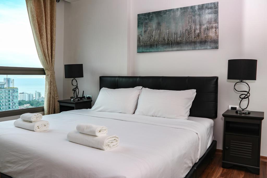 The Peak Towers Sea View Apartman Pattaya Kültér fotó